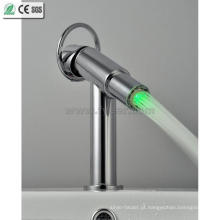 New Design Single Ring Handle LED torneira de lavatório de latão (QH0618F)